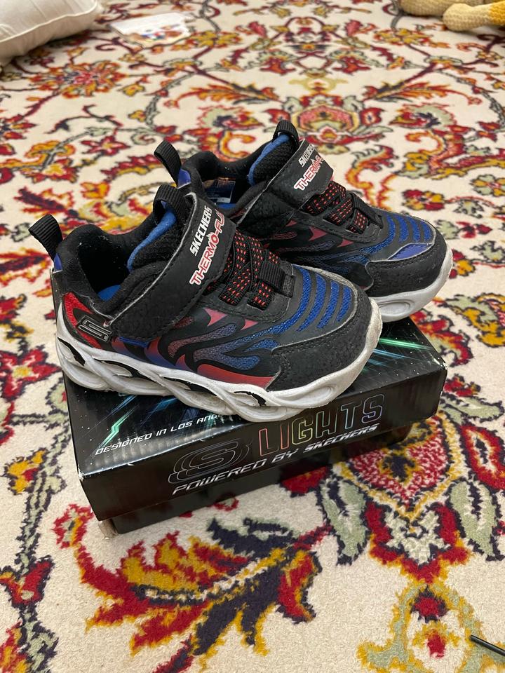 Skechers