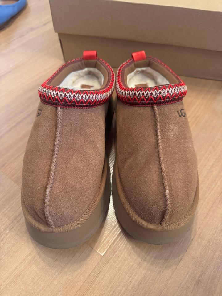 UGG