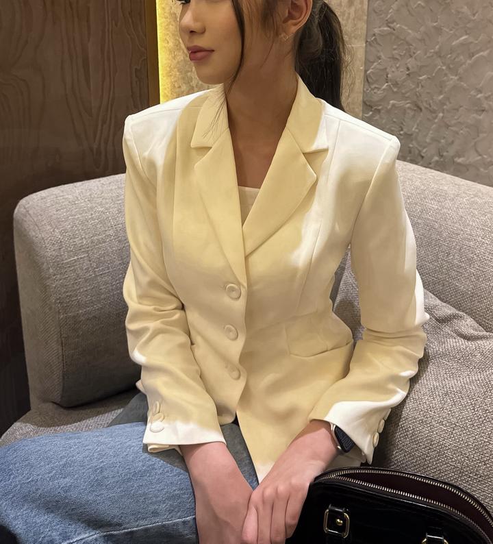 Приталенный пиджак в стиле dior