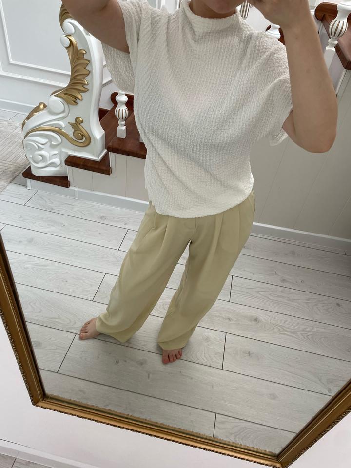 Zara Фактурная футболка с высоким воротником
