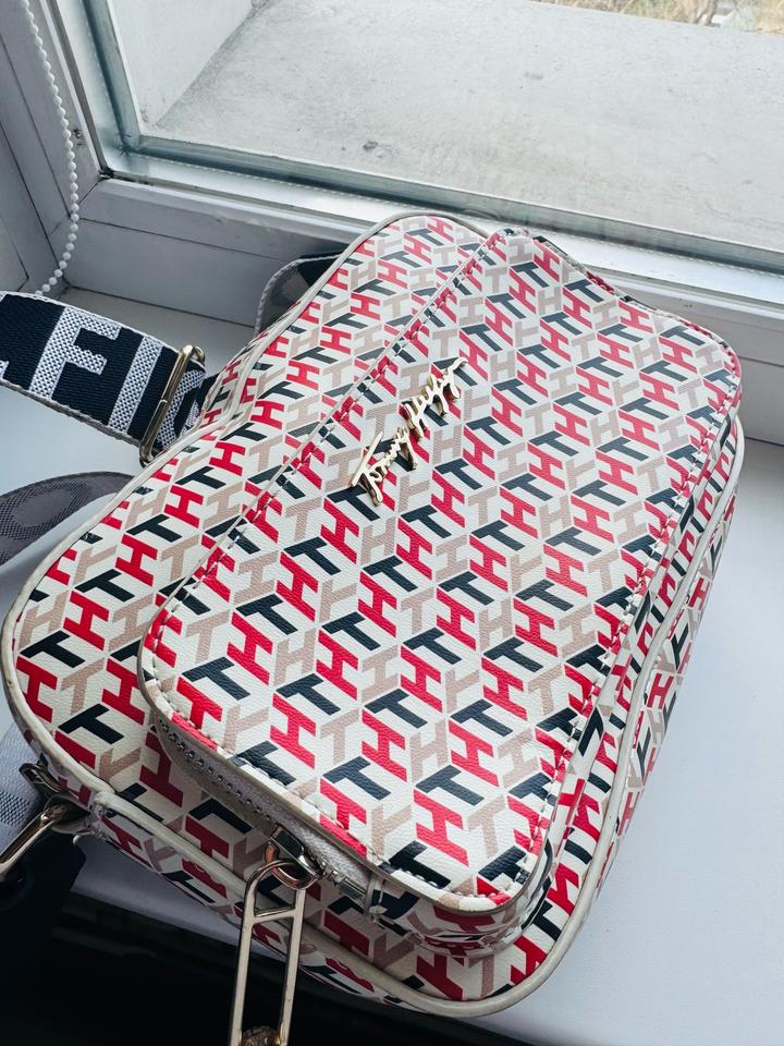 Tommy Hilfiger