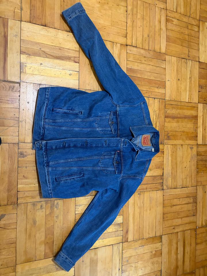 Levi's