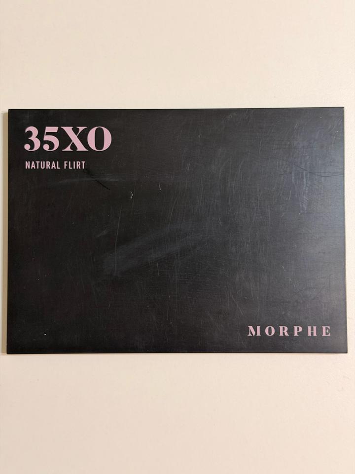 Morphe 35XO Natural Flirt Artistry Palette.