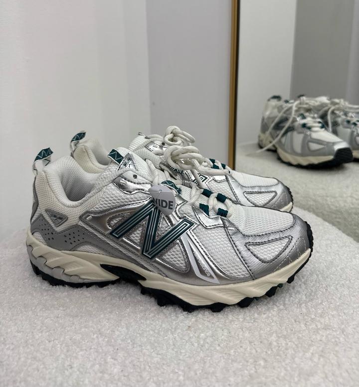 New Balance 610