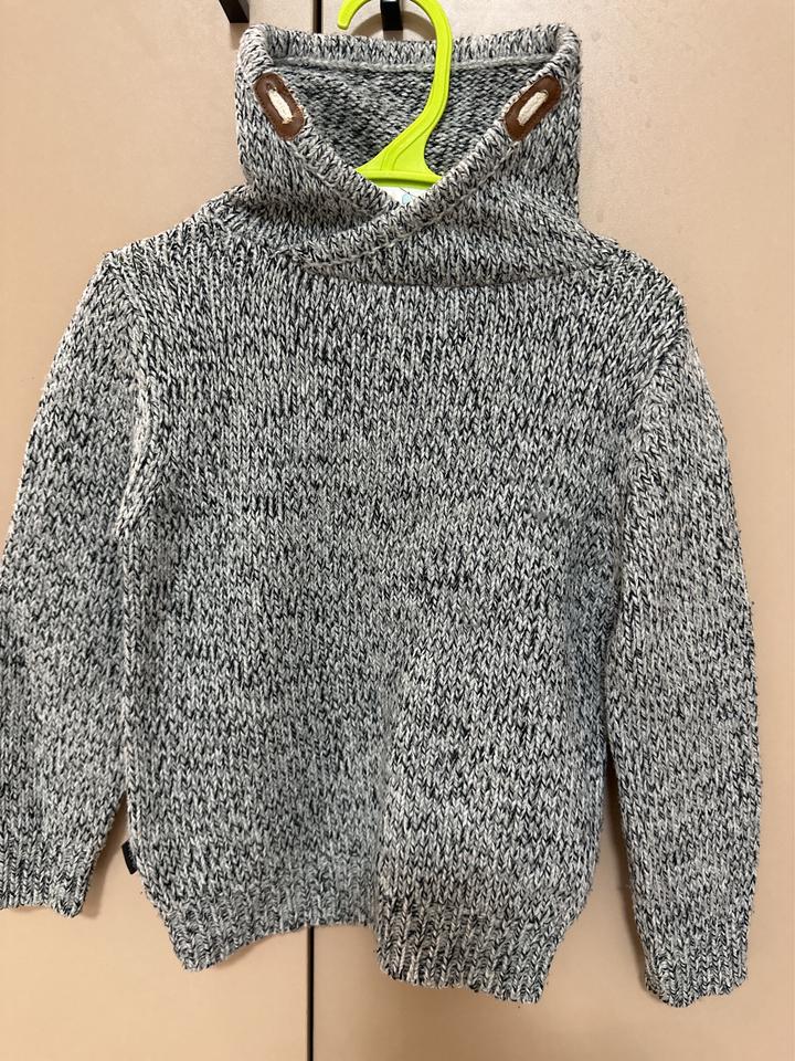 Свитер