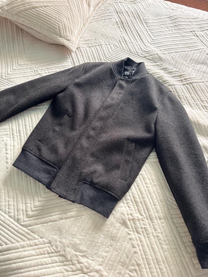 Бомбер Zara
