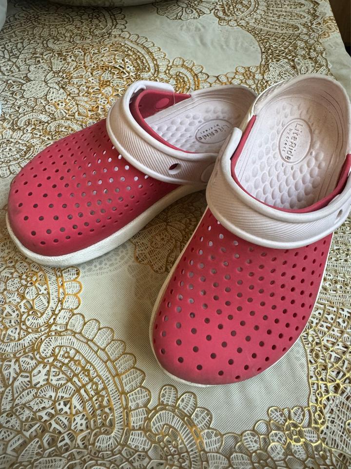 Crocs