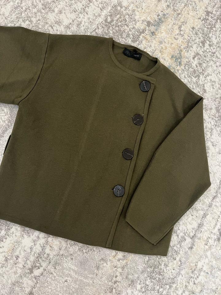 Женский кардиган от ZARA.
