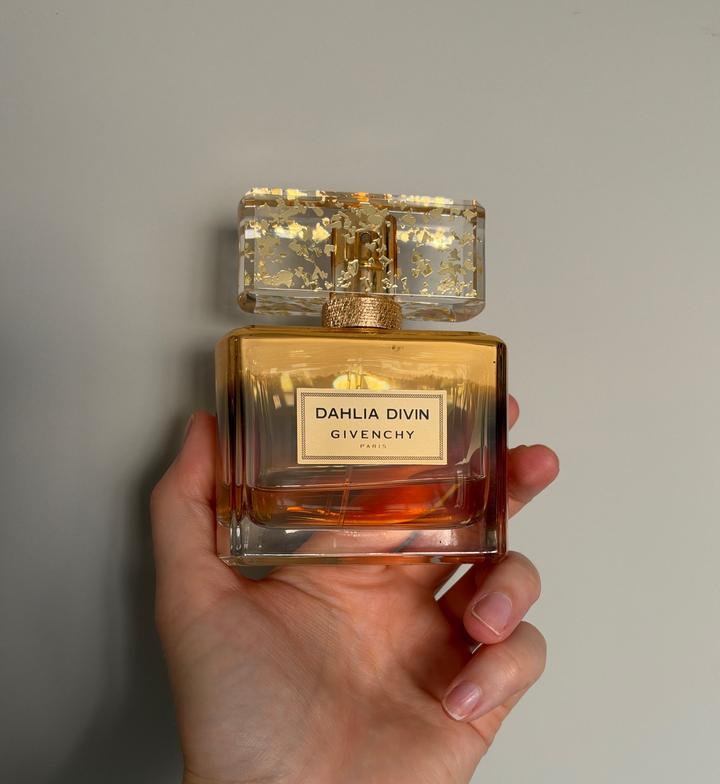 Парфюмерная вода Givenchy Dahlia Divin Le Nectar