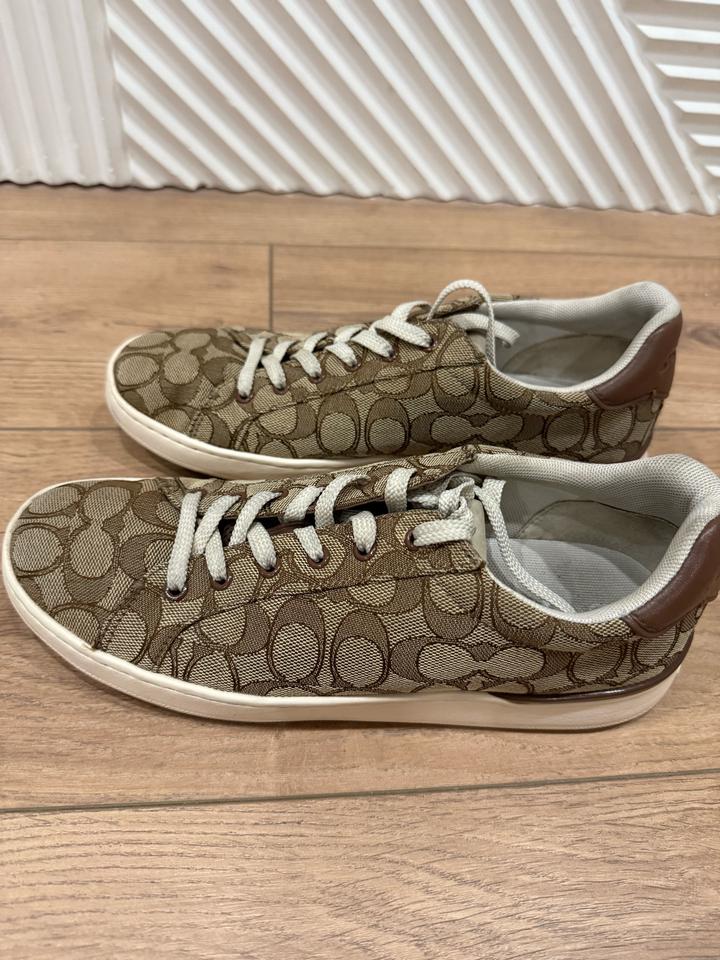 Coach