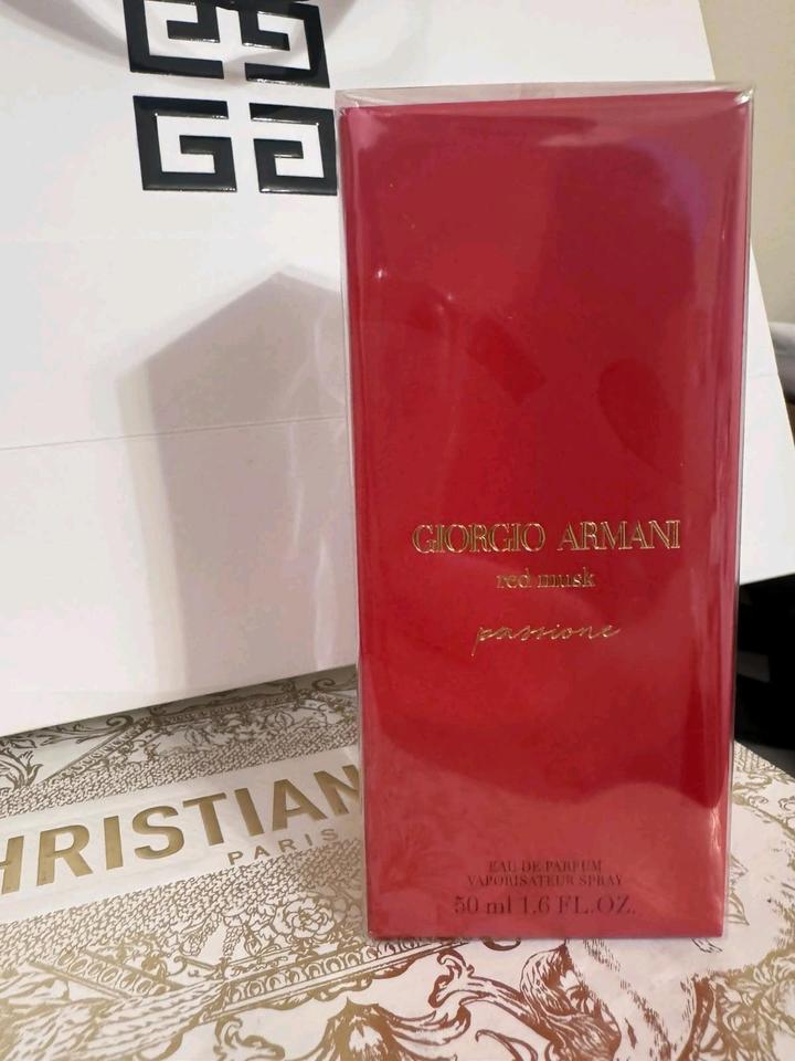 Giorgio Armani Armani red musk passione