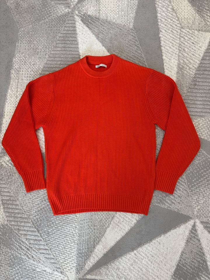 Свитер красно оранжевый Zara