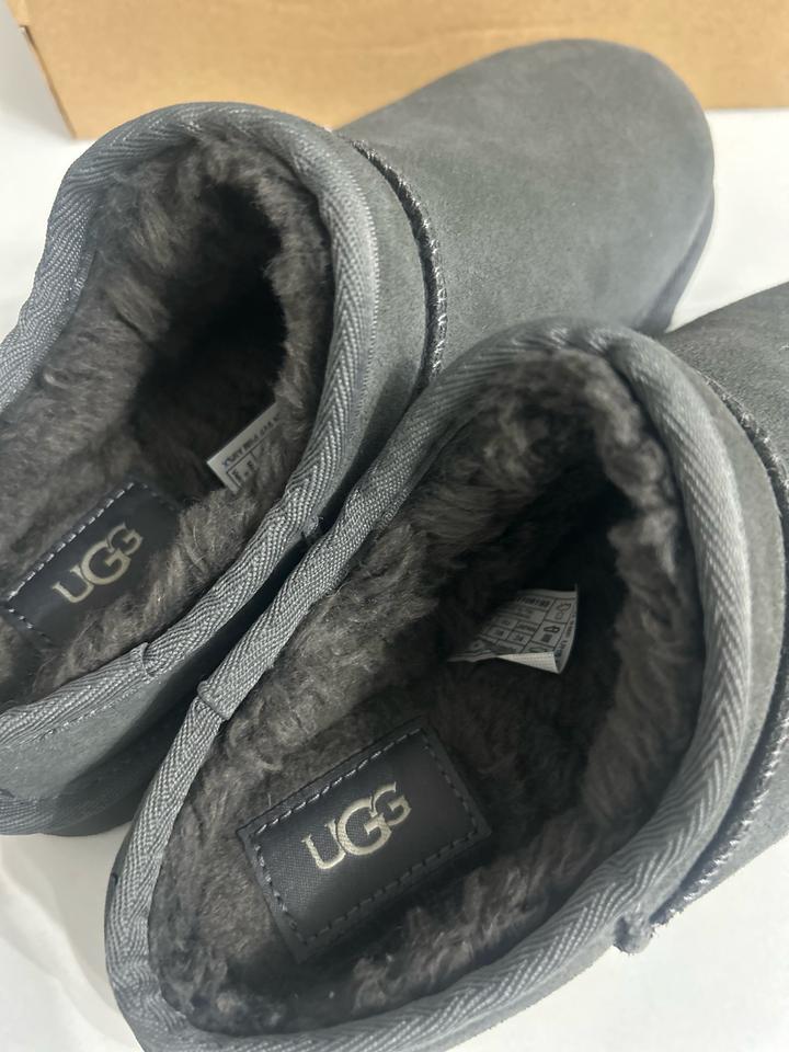 UGG