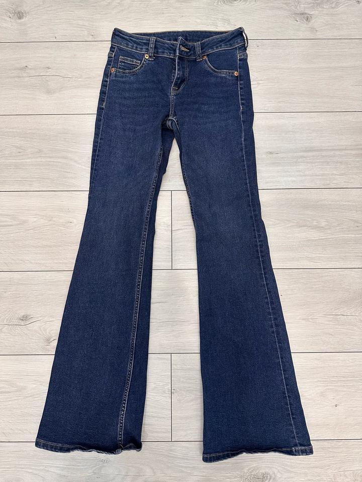 Джинсы клеш  H&M