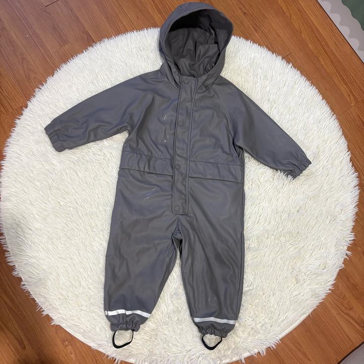 Прорезиненный комбинезон ZARA 92р
