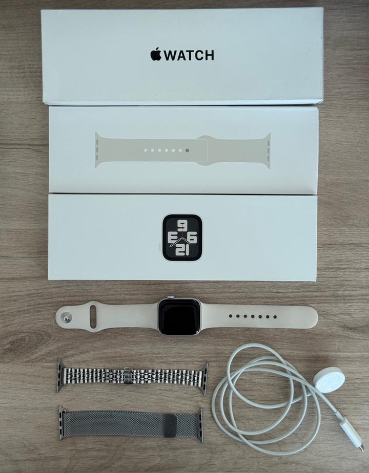 Apple Watch SE 2, 40mm Starlight + 3 ремешка + полный комплект