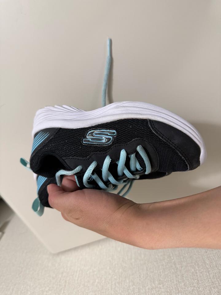 Skechers
