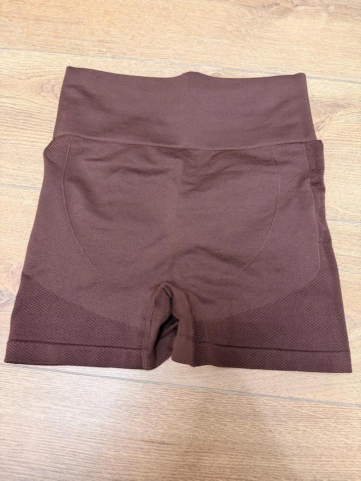 Спортивные шорты Bershka