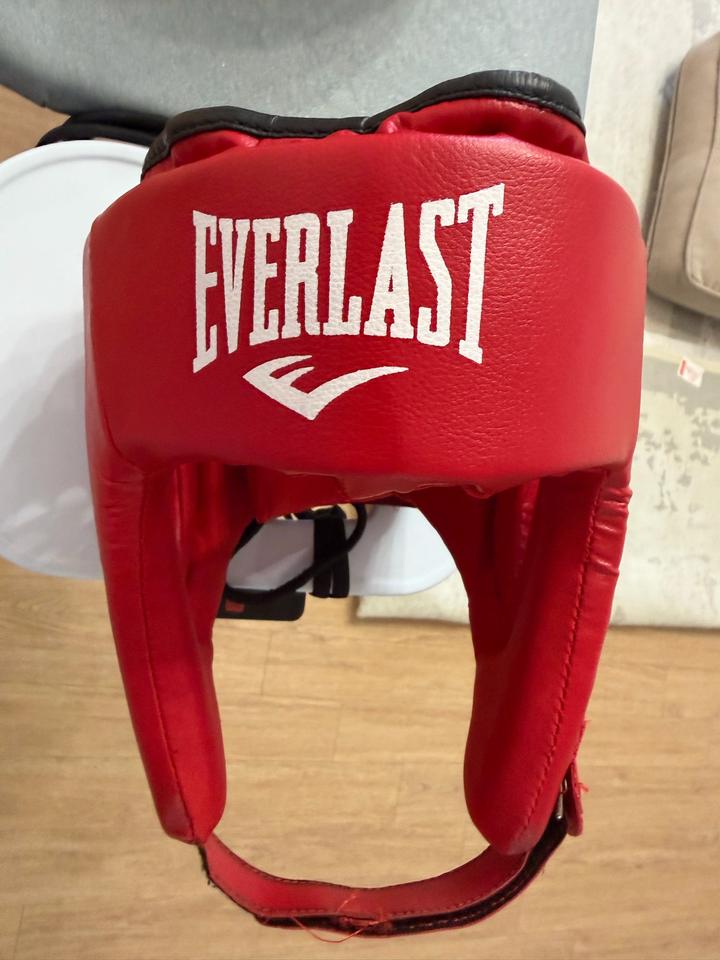 Боксерский шлем Everlast