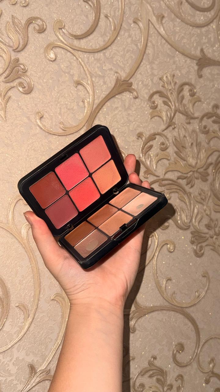 MAKE UP FOR EVER
