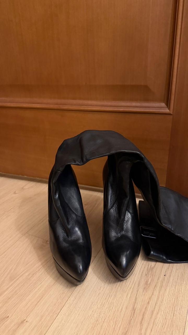 Yves Saint Laurent Ботфорты Yves Saint Lauren