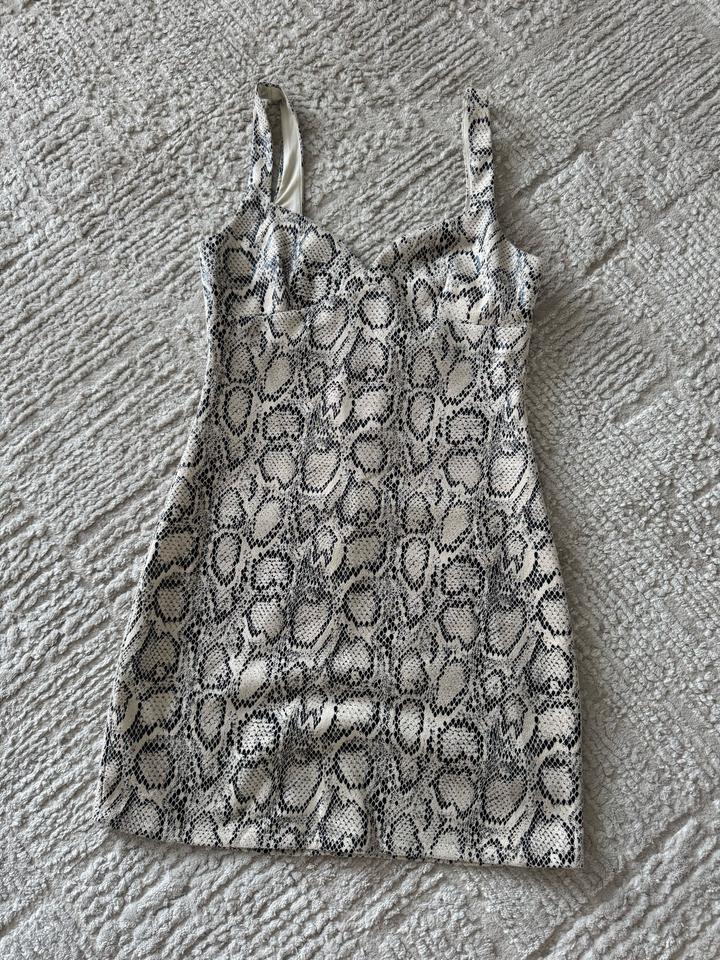 Платье Zara