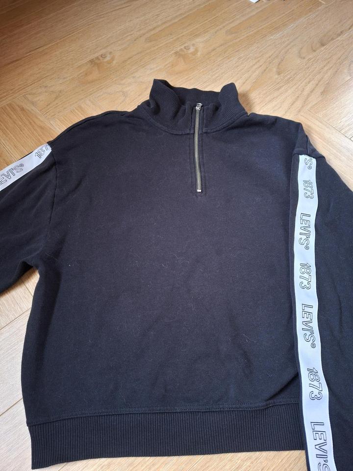 Levi's
