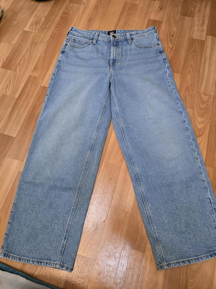 Lee