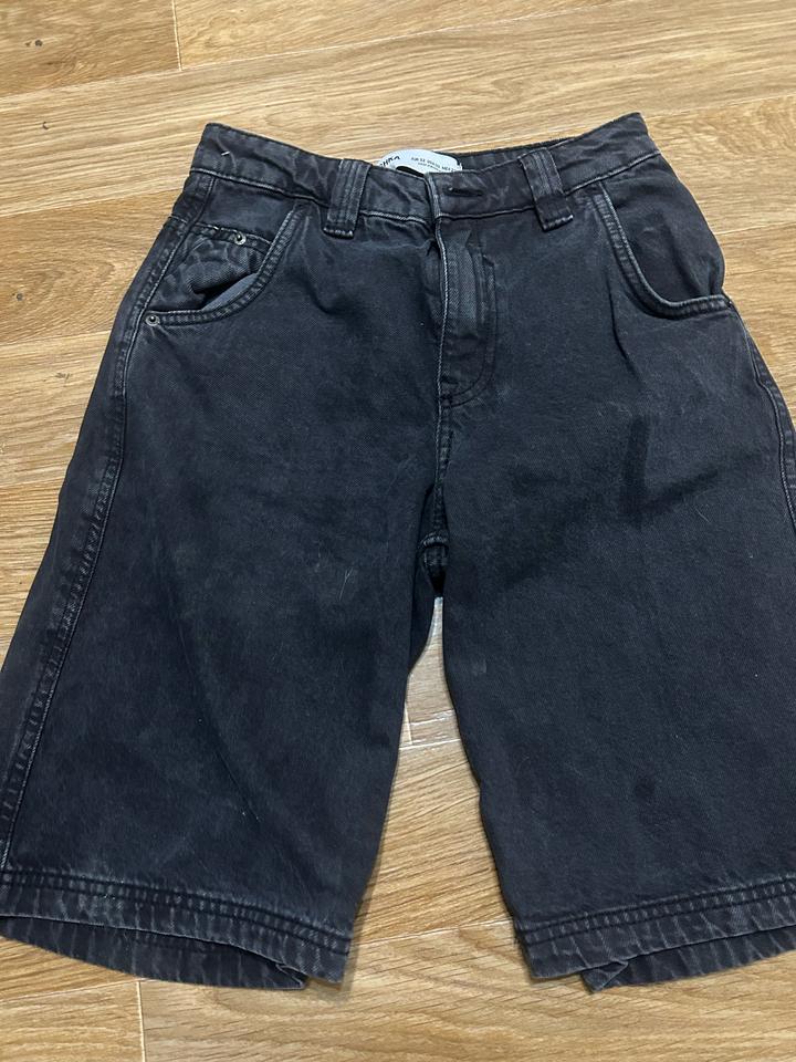 черные шорты bershka
