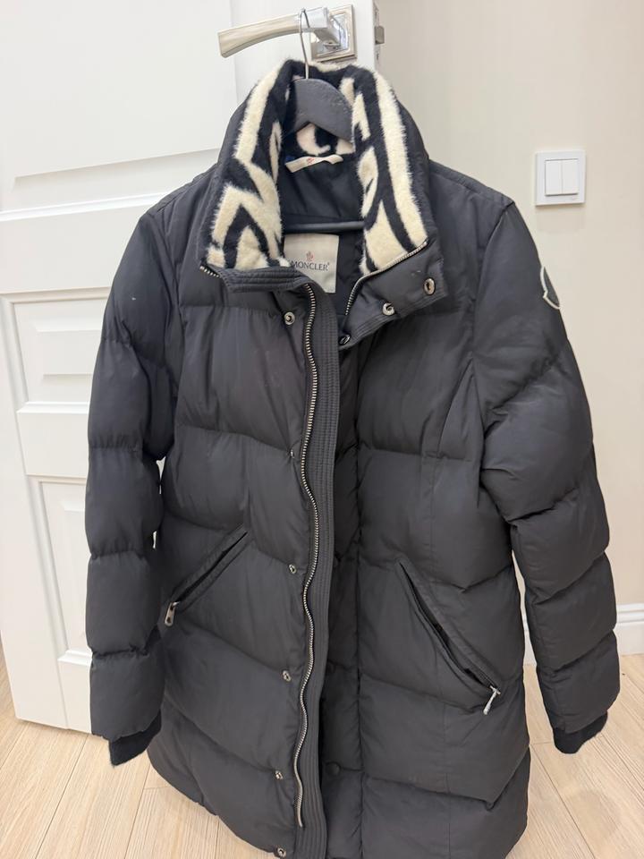 Пуховик Moncler