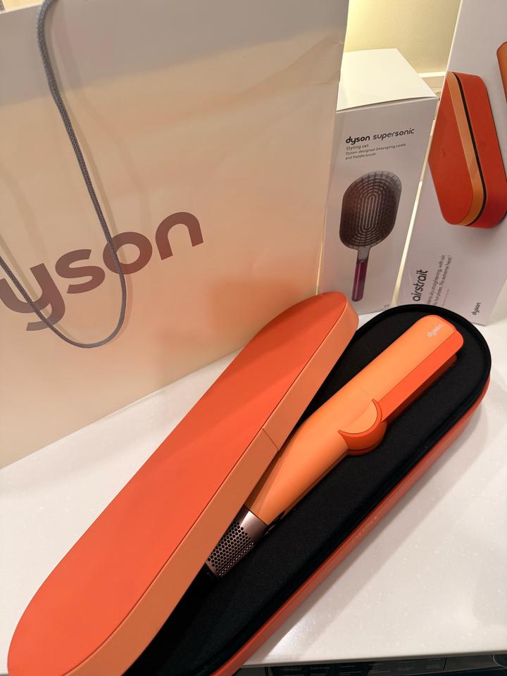 Выпрямитель для волос Dyson Airstrait