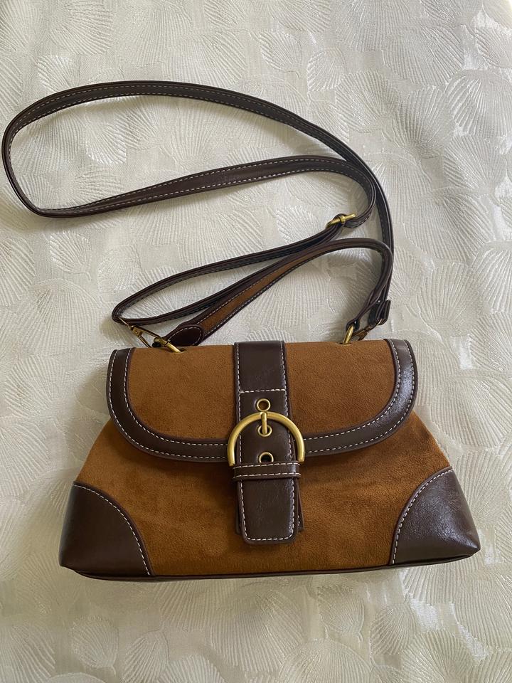 Сумка кросс-боди коричневая под винтажный coach