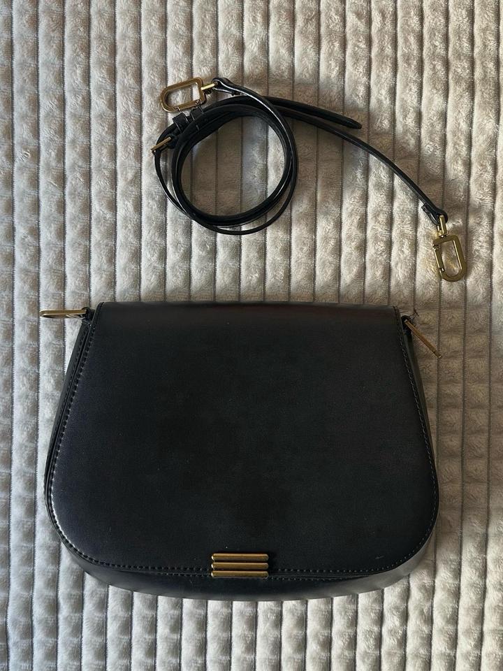 Сумка Charles & Keith