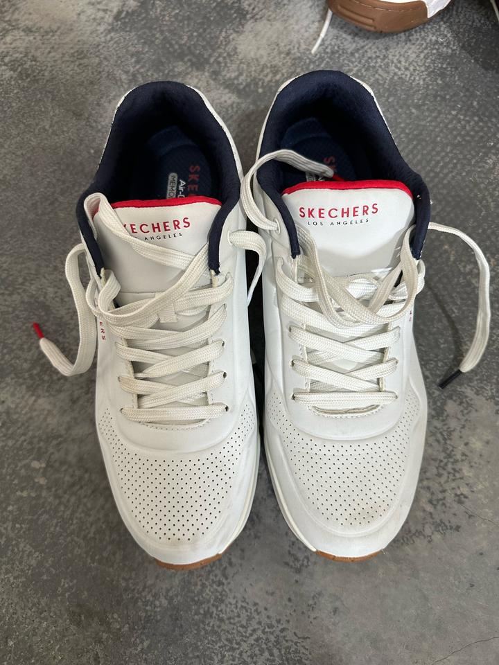 Skechers