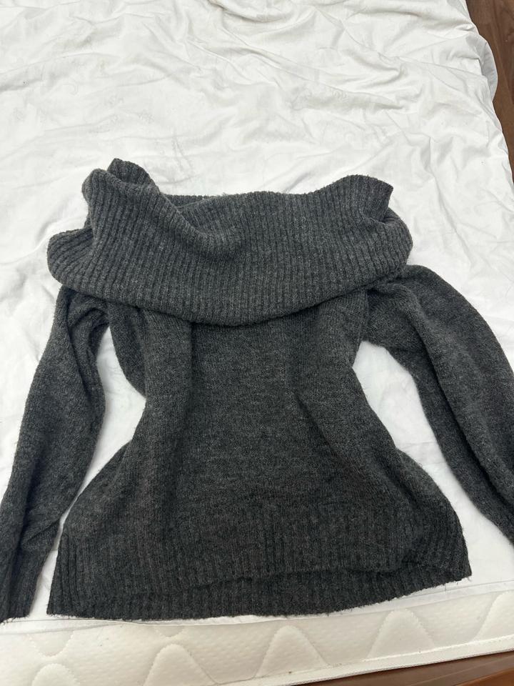Pull & Bear Джемпер Pull&Bear с открытыми плечами