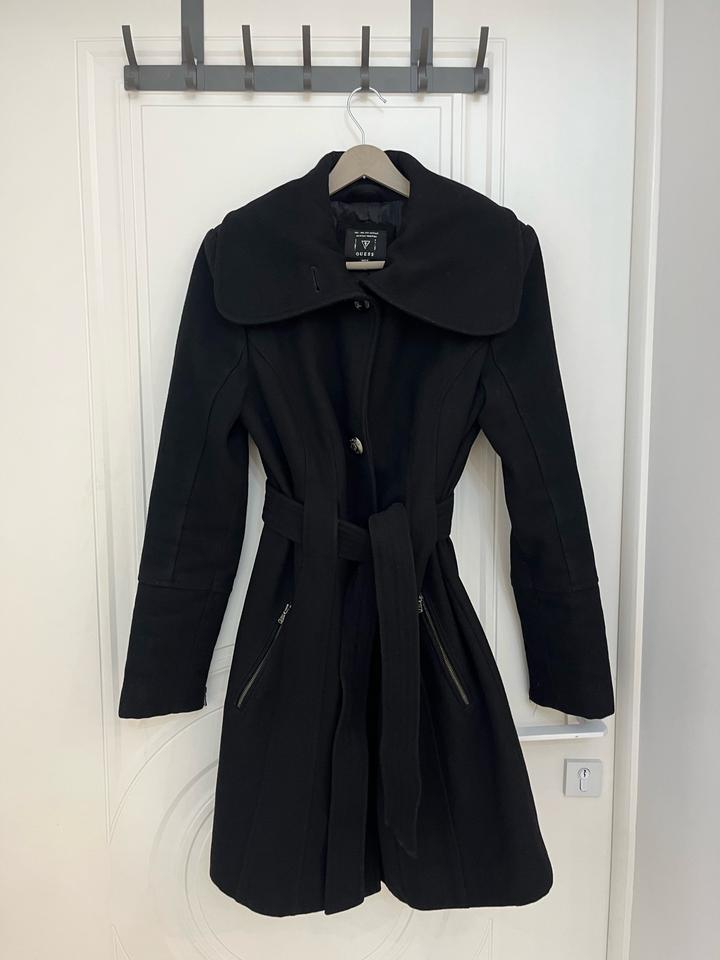Пальто Guess