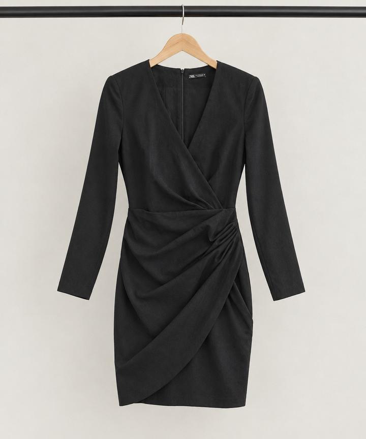 Черное платье Zara с драпировкой