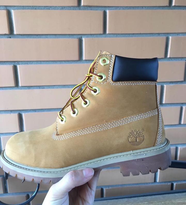 Продам новые детские ботинки Timberland