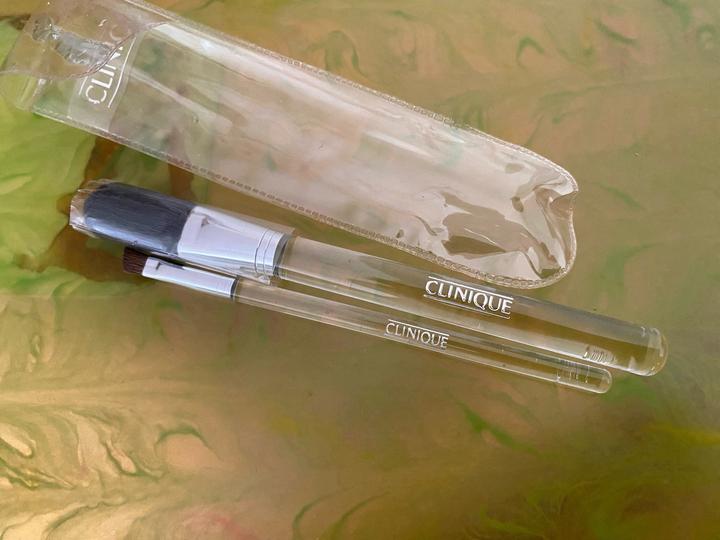 CLINIQUE кисти