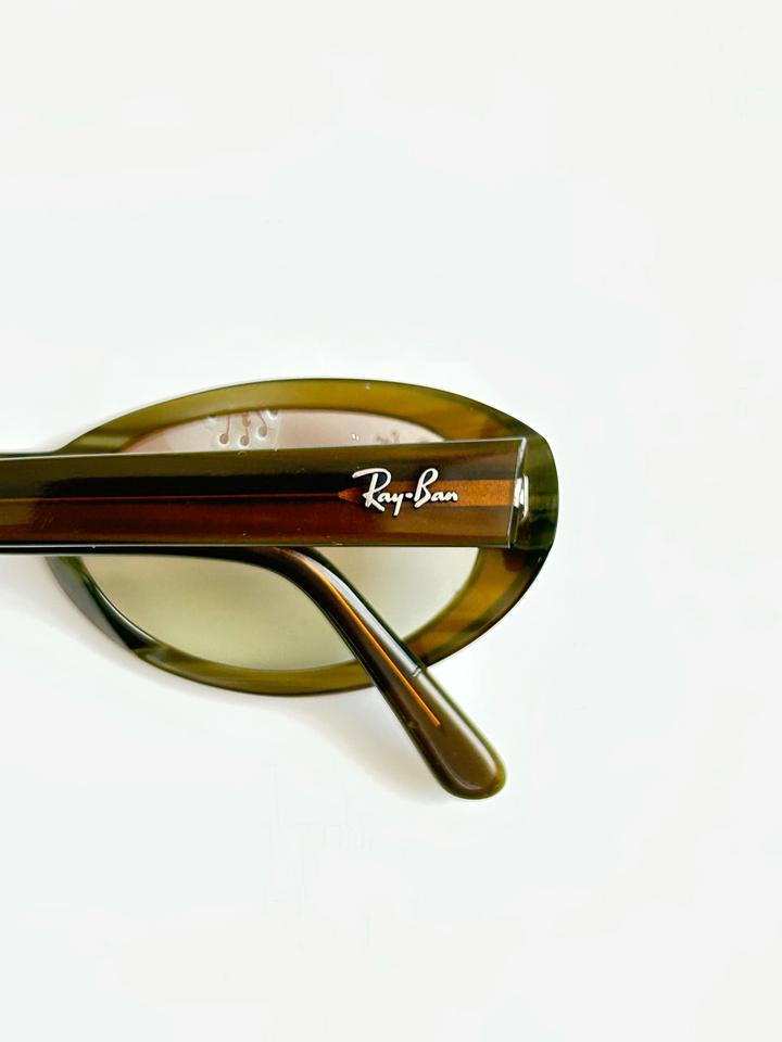 Солнцезащитные очки Ray-Ban