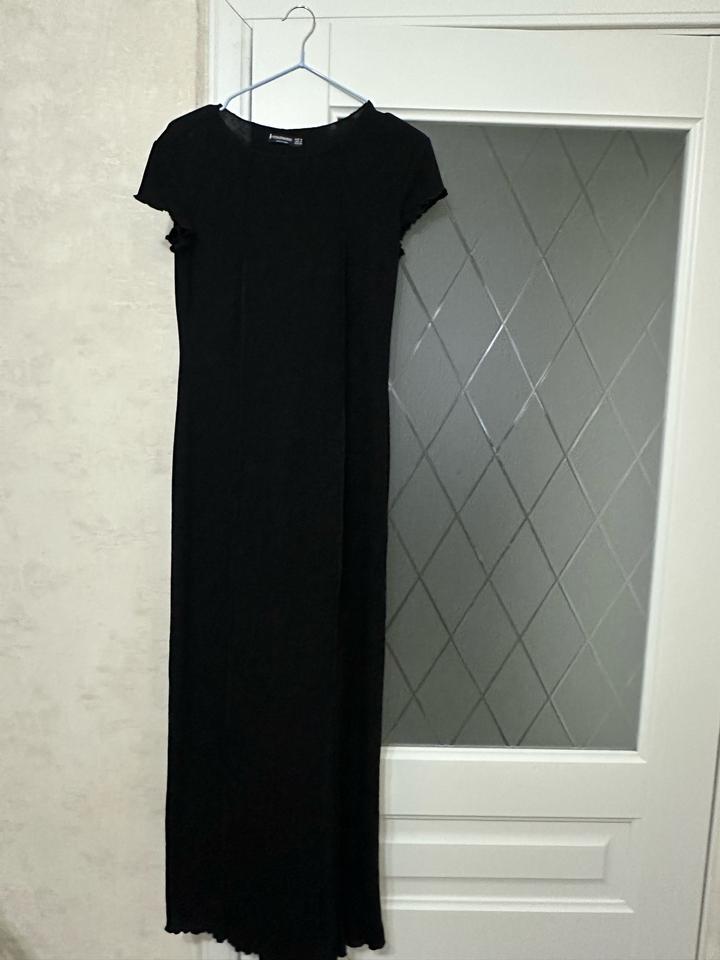 Платье Stradivarius