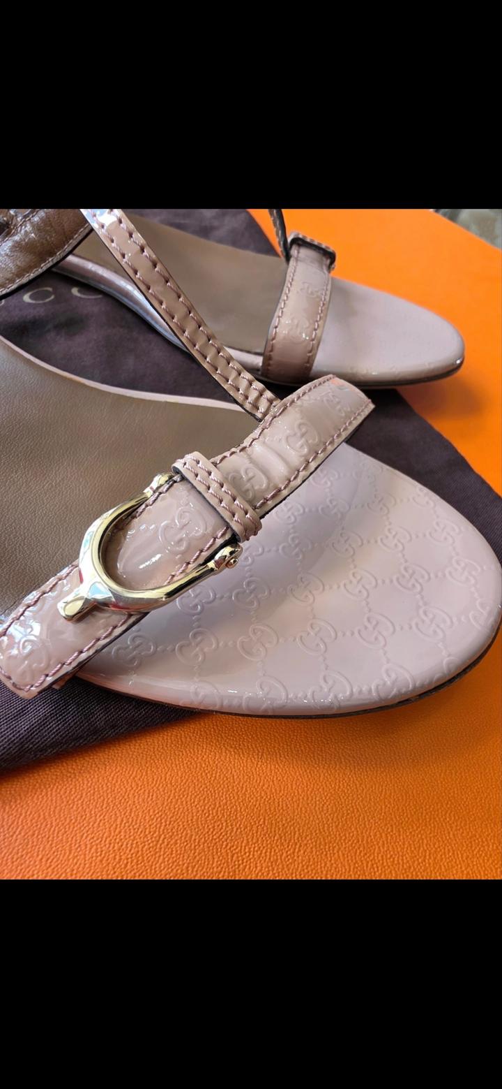 Сандалии Gucci из кожи бежевые , оригинал 39,5