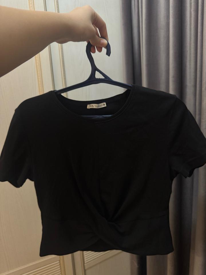 Черный топ Zara