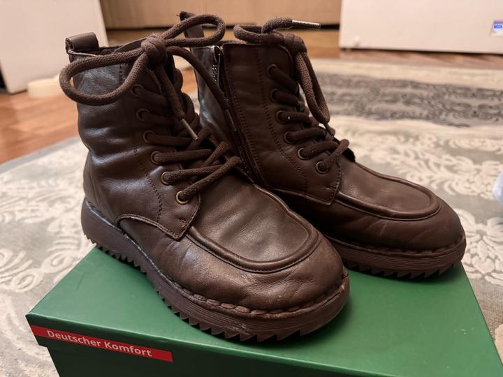 Женские кожаные ботинки