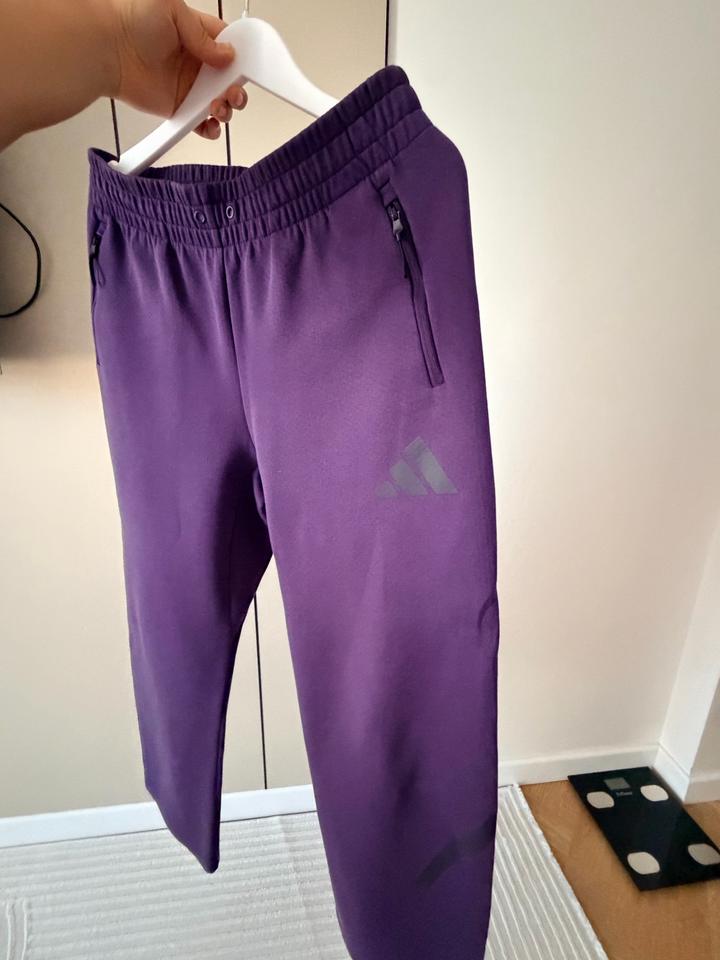 Спортивные штаны adidas