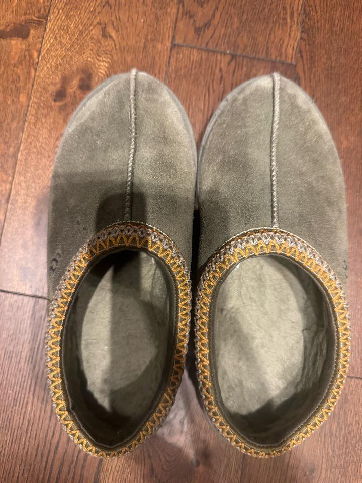 UGG