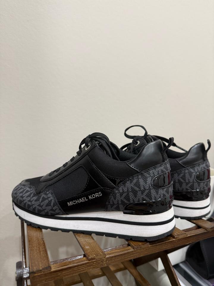 Кроссовки Michael Kors