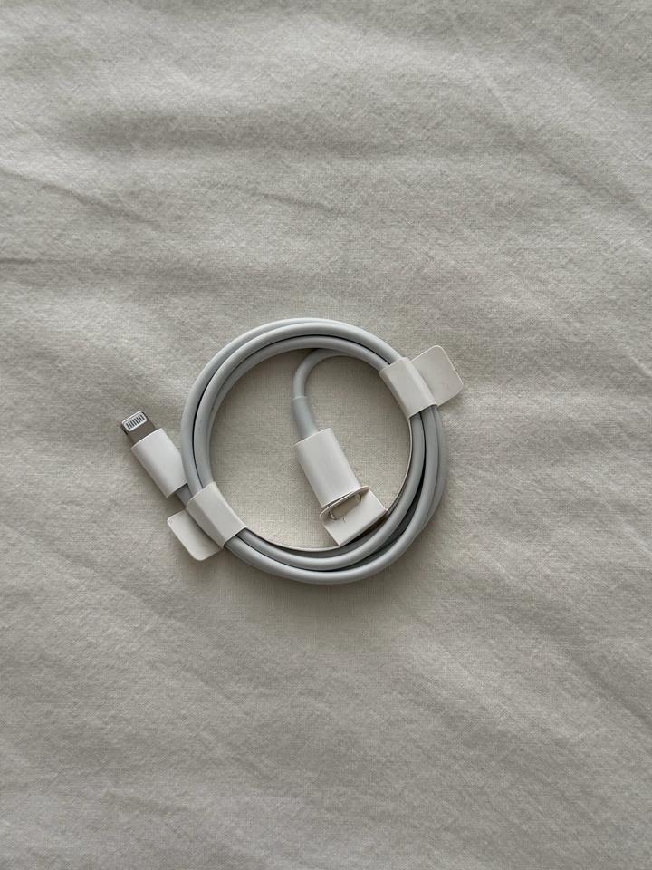 Apple Кабель зарядки Lightning