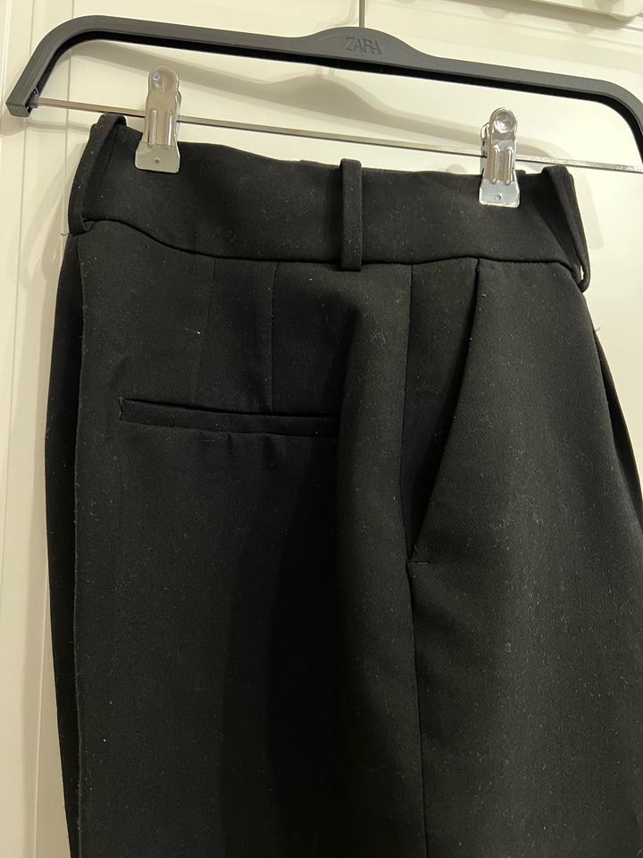 Черные брюки Zara