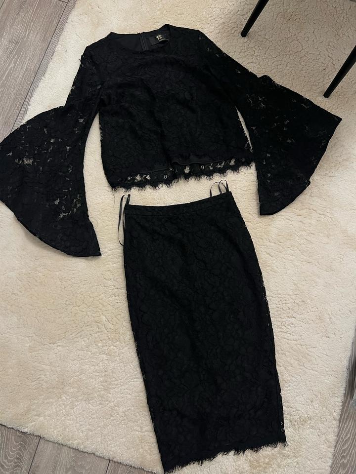 Костюм из кружева